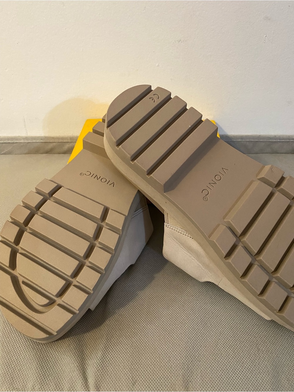 Vionic sandal - Picture 3 of 3
